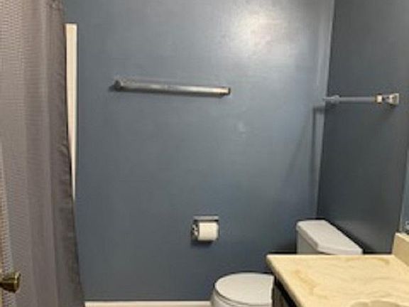 4th image of 1428 Williamsburg Dr
