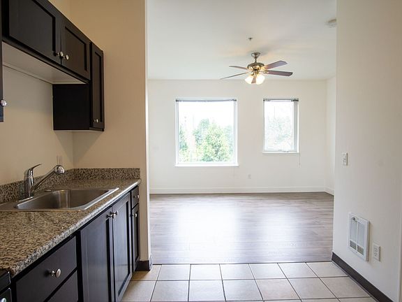 2nd image of 0103 SW Meade St APT 12