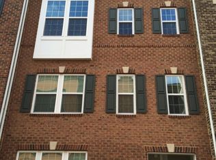 3196 Yeager Dr, Herndon, VA 20171
