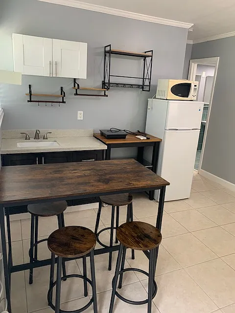 Studio, 400 sqft, $1,500 — Photo 2