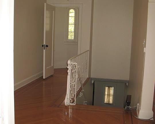2nd image of 141 S Mansfield Ave