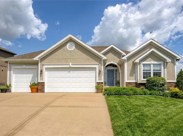 9301 N Belleview Ave, Kansas City, MO 64155