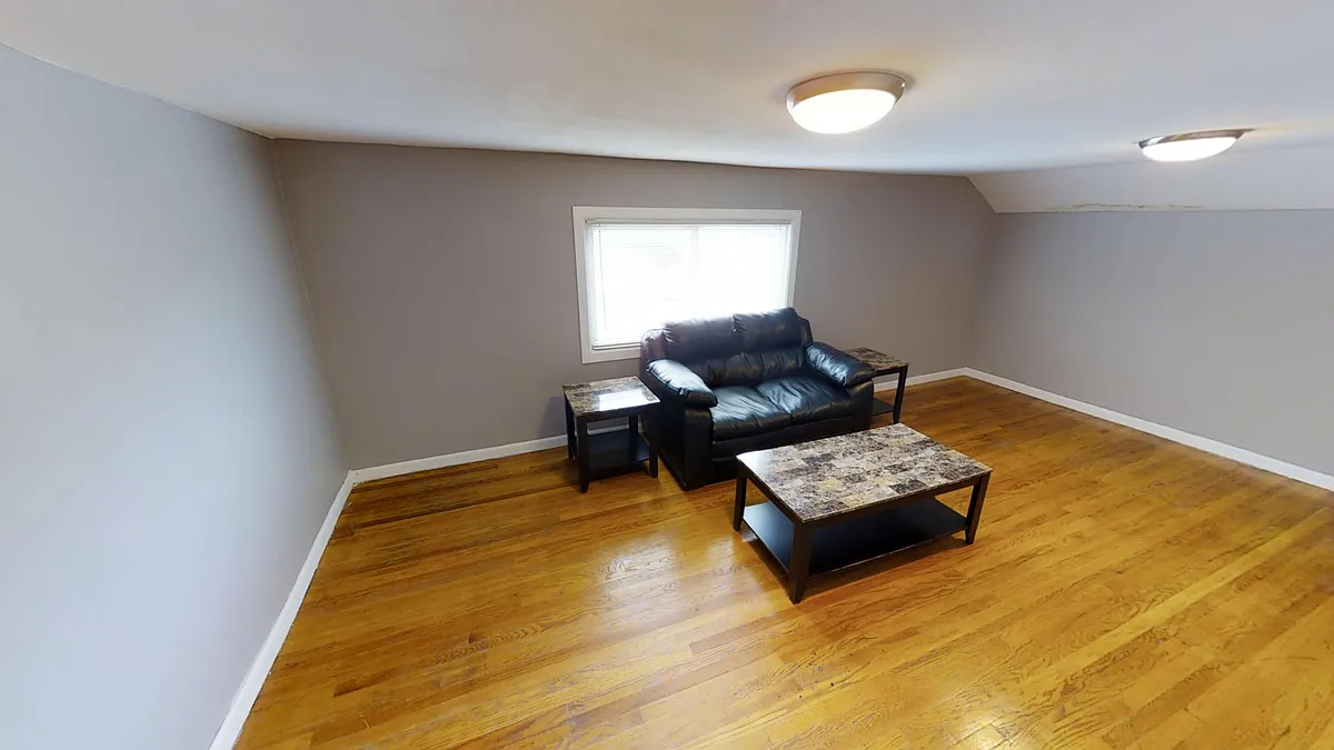 Building Photo - 1111 E Colvin St #2