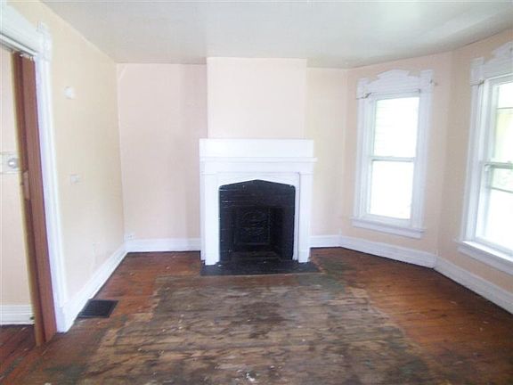 3rd image of 61 McOwen St