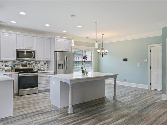 5th image of 720 Langley Farms Dr