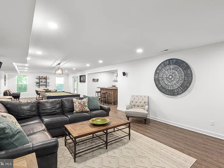 15 Grove Ln — Photo 39