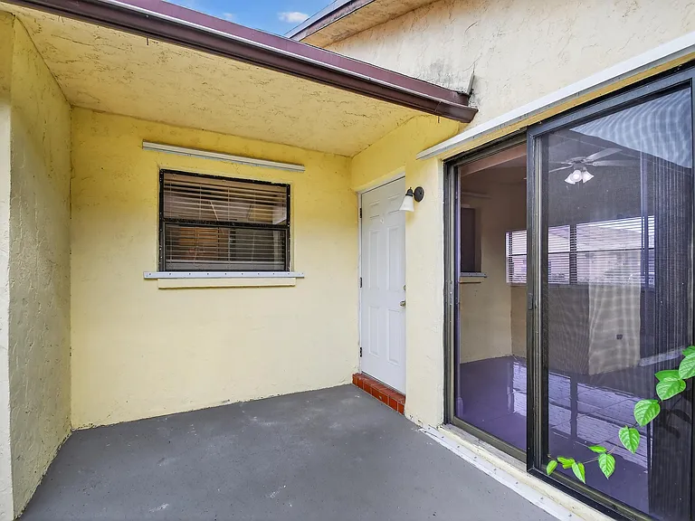 484 Springdale Cir #48D — Photo 36