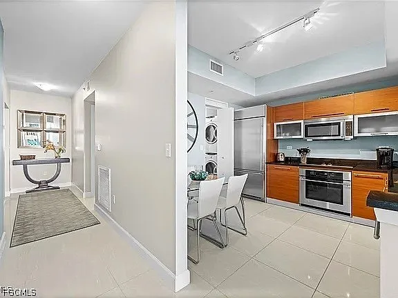 3000 Oasis Grand Blvd #2402 — Photo 7
