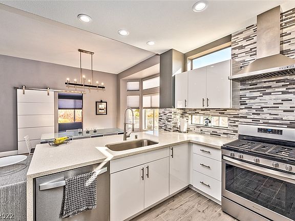 4th image of 3016 Treesdale Dr