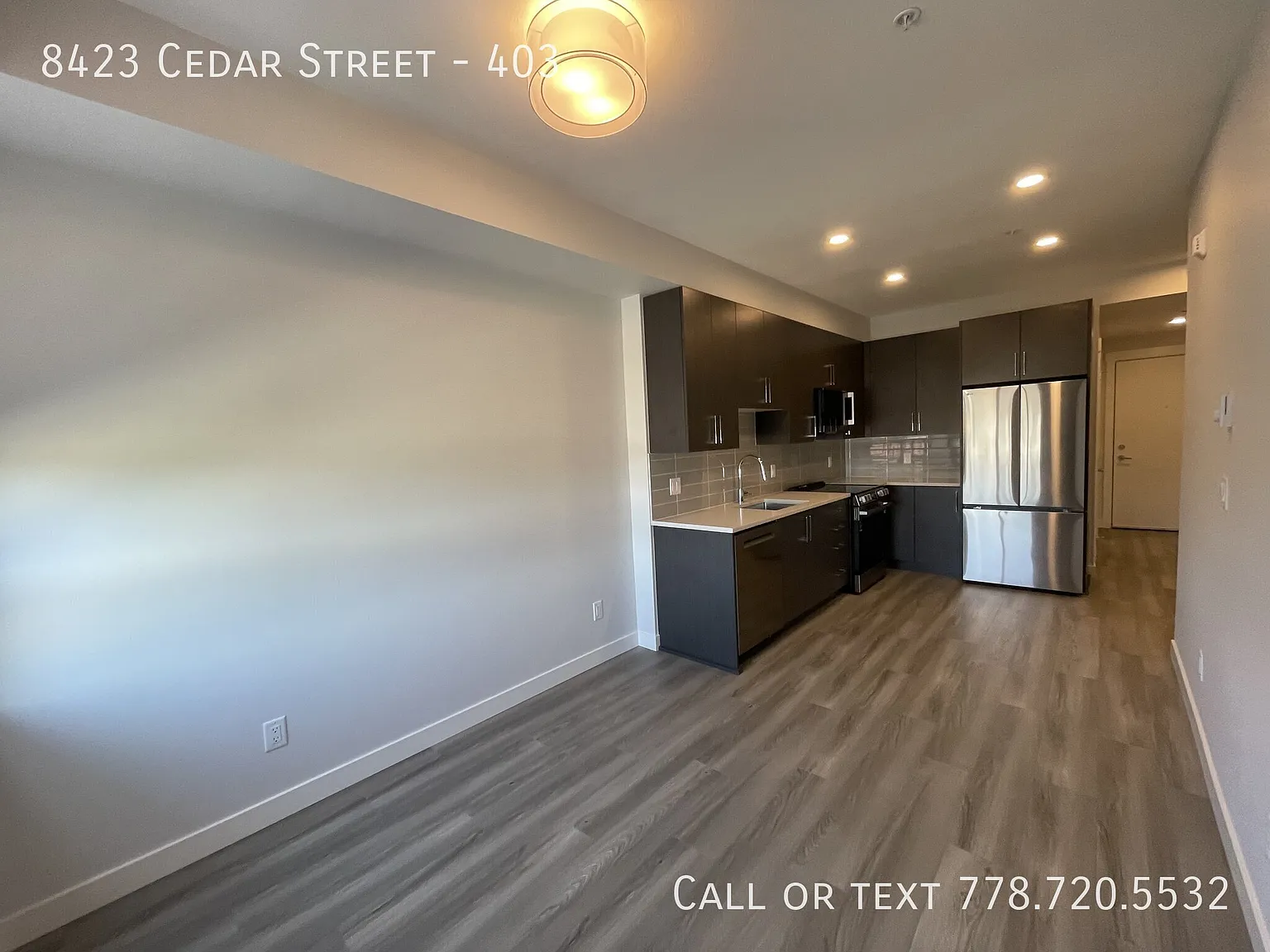 1 Bedroom + Den Condo With A/C And Parking — Photo 4