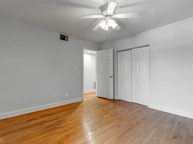4938 S King Dr #2 — Photo 15