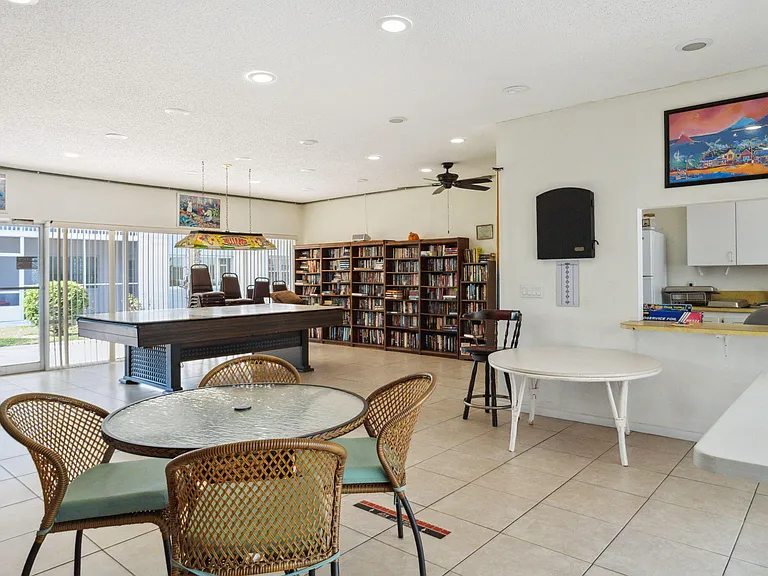 1516 S Lakeside Dr #103 — Photo 26