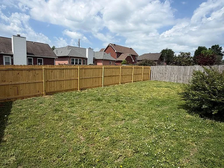 116 Edgeview Dr — Photo 24