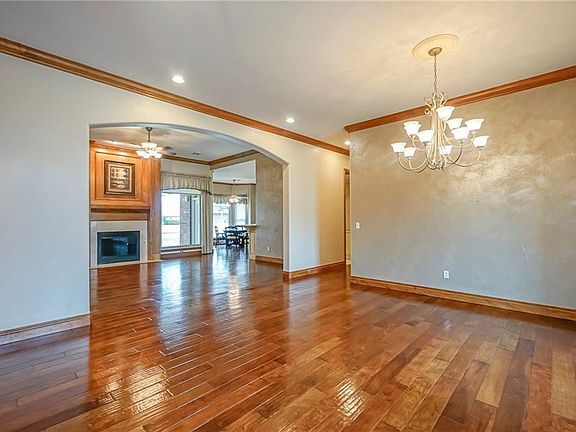 4th image of 11004 Shoreside Dr