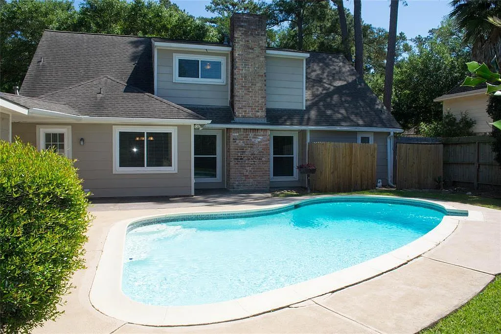 4 bed, 2.5 bath, 2384 sqft, $2,700 — Photo 3
