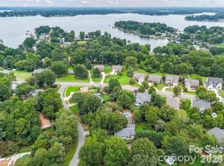 21021 Entrada Dr, Cornelius, NC 28031