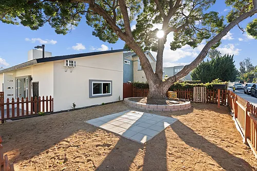 2053 Thomas Ave Photo 1