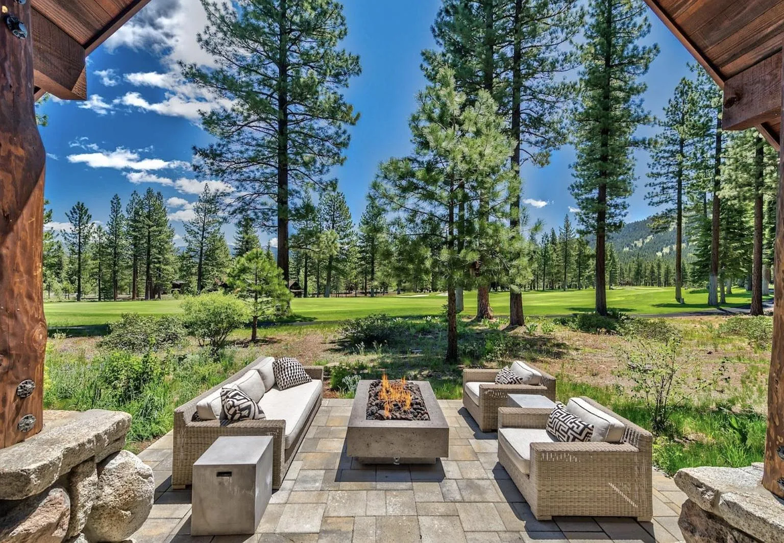 5 bed, 6.5 bath, 5198 sqft, $18,000 — Photo 1