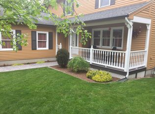 11 Hammar Rd, Nashua, NH 03062