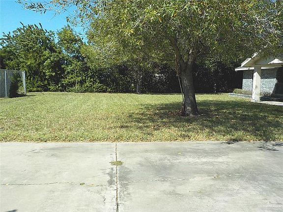 2nd image of 2601 Peacock St