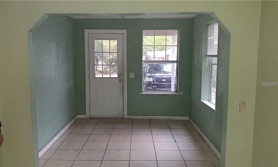 1st image of 3709 E Hanna Ave