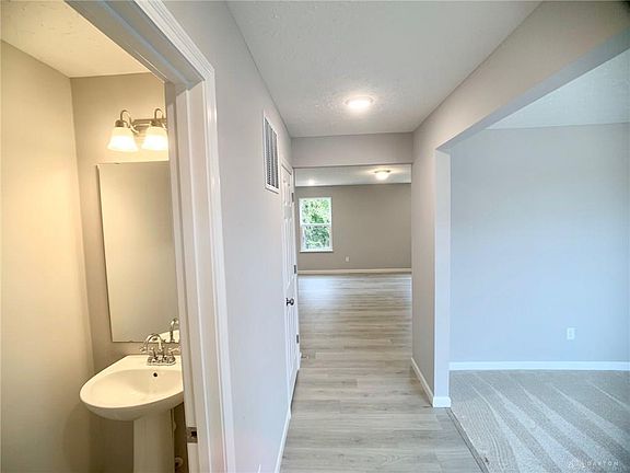 5th image of 1082 Marty Lee Ln