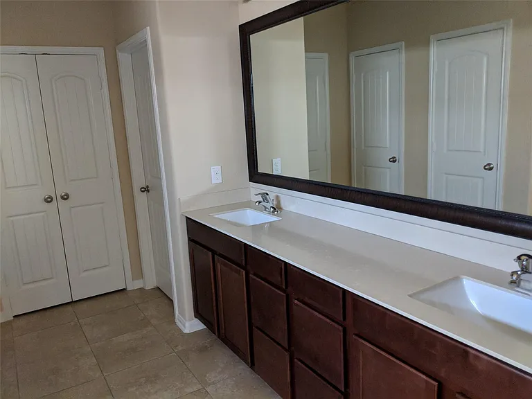 5211 Ivory Glass Dr — Photo 11