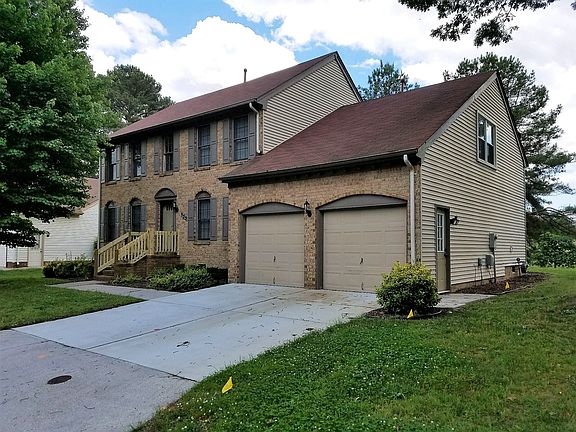3rd image of 955 Edgewater Dr