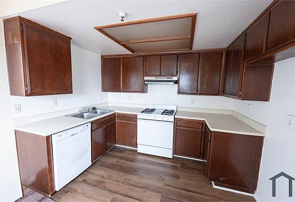 3rd image of 14110 Kornblum Ave