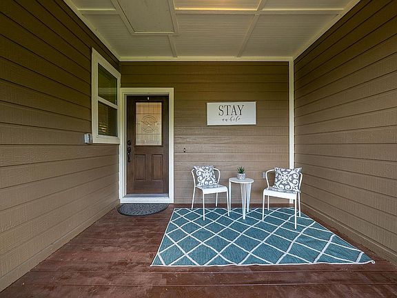 3rd image of 5605 Roosevelt Ave #B
