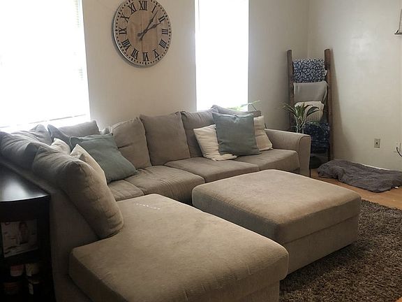 2nd image of 465 Richview Park Cir W