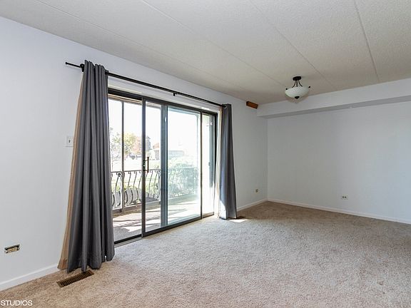 5th image of 17037 Grissom Dr