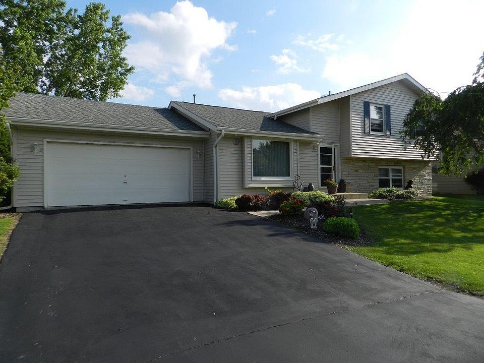 1st image of 1607 Count Turf Ln