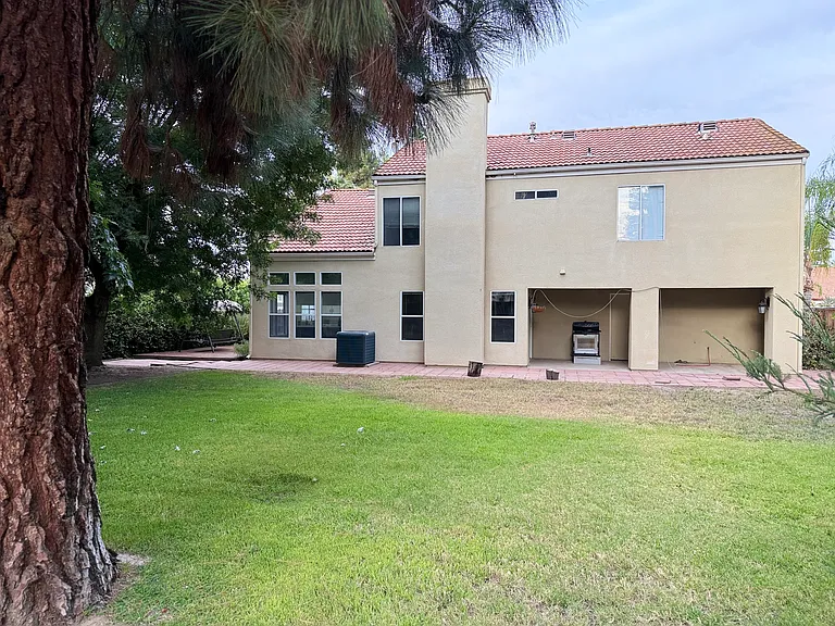 10347 N Camarillo Dr — Photo 7