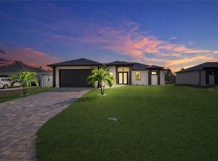 2911 46th St W, Lehigh Acres, FL 33971