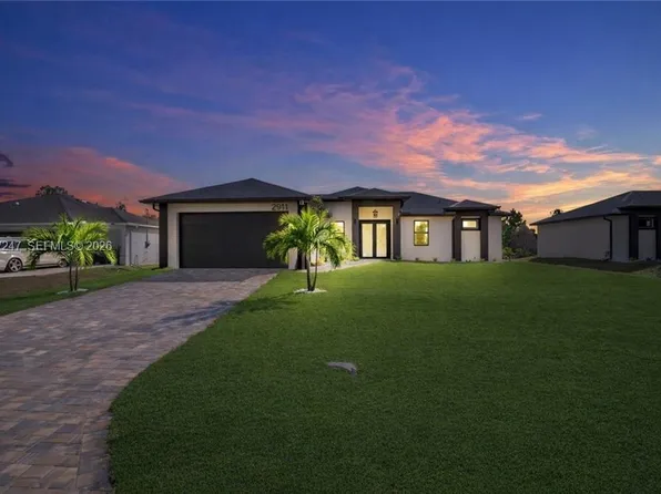 2911 46th St W, Lehigh Acres, FL 33971