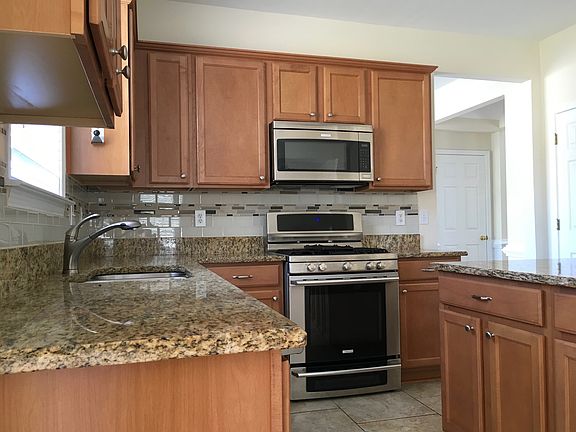 2nd image of 508 Merrill Ln