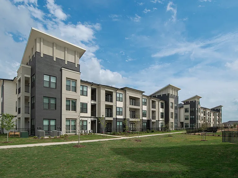 The Vic at Jordan Ranch - Redefine your living experience!