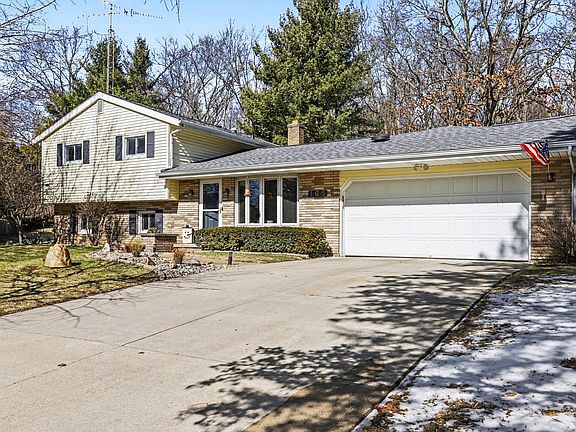2nd image of 165 Thelma Dr