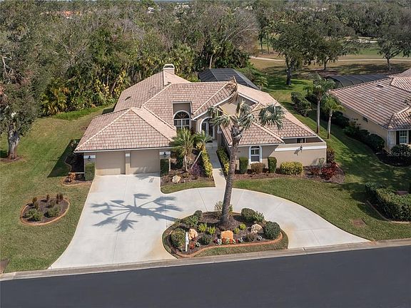 3rd image of 818 Carnoustie Dr