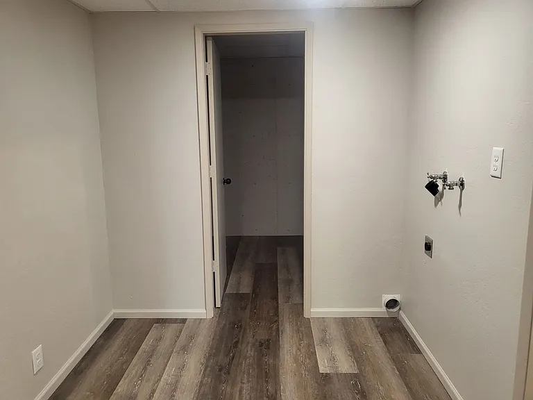 1688 NE Lynda Ln — Photo 25