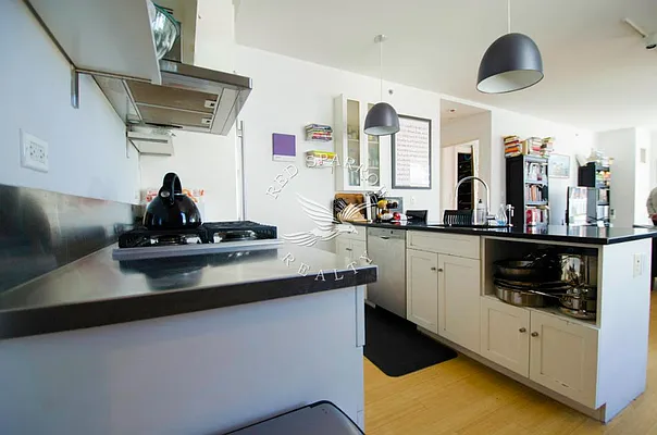 Rented by Red Sparrow Realty Group | media 38