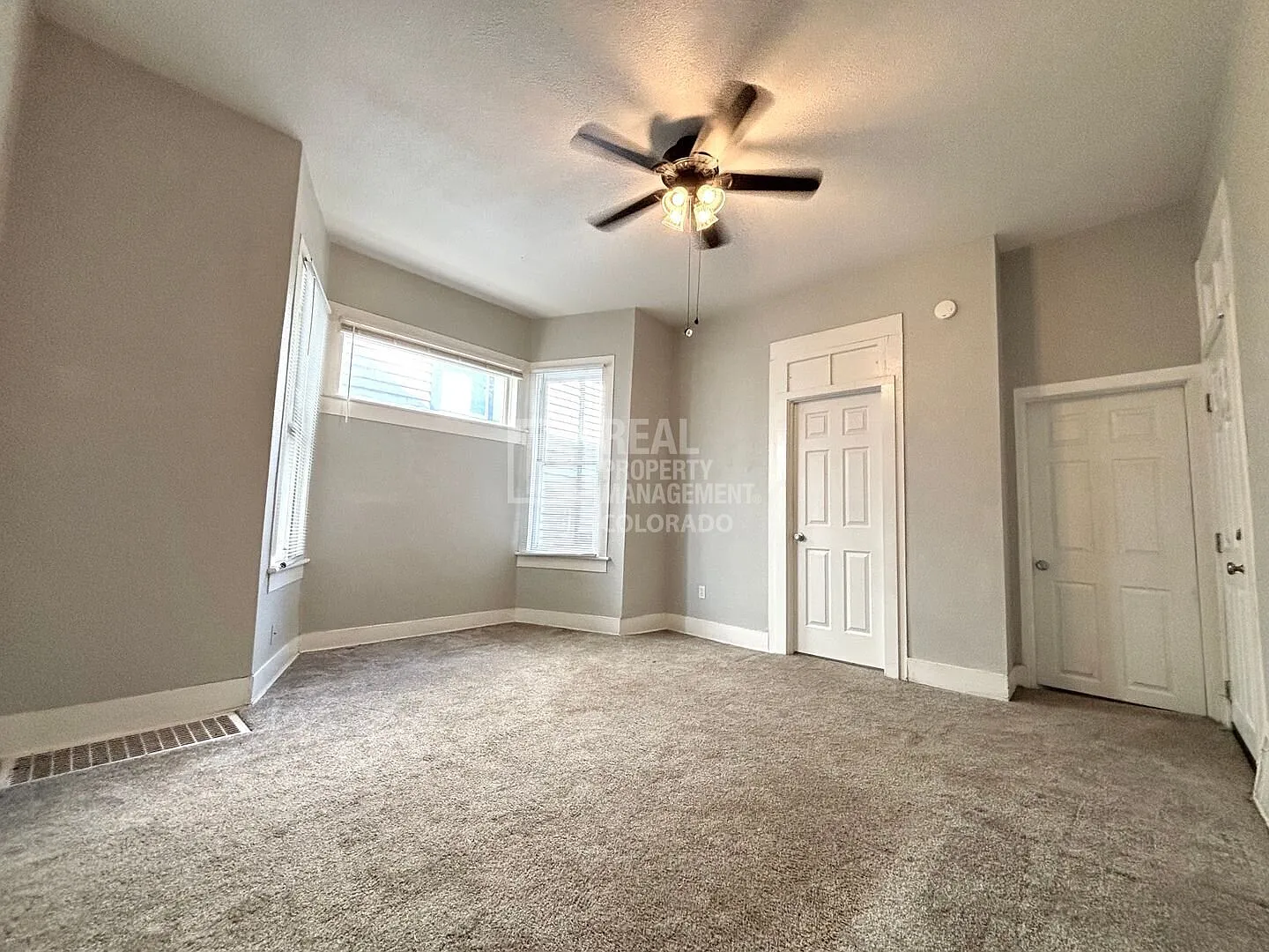 Downtown Colorado Springs Gem with Classic Charm — Photo 2