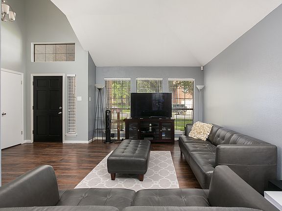 2nd image of 7914 Las Olas Blvd
