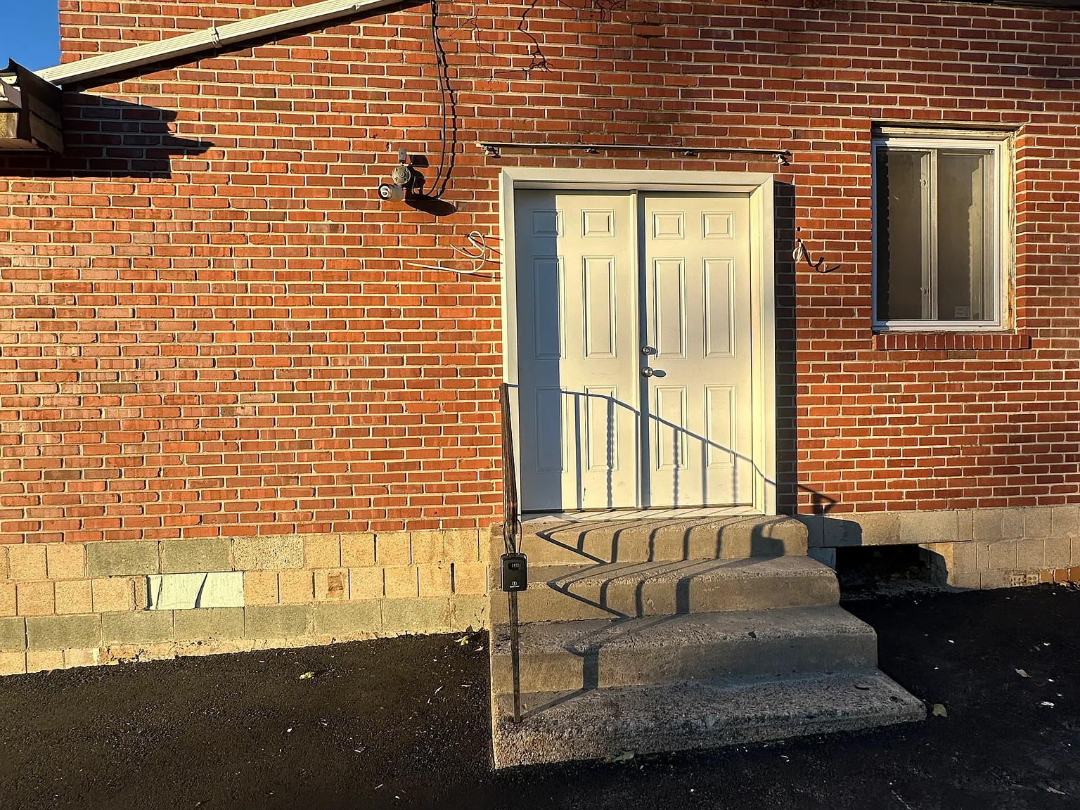 1 bed, 1300 sqft, $1,600 — Photo 2