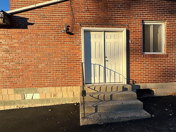 2nd image of 3888 Dennison Ave #D