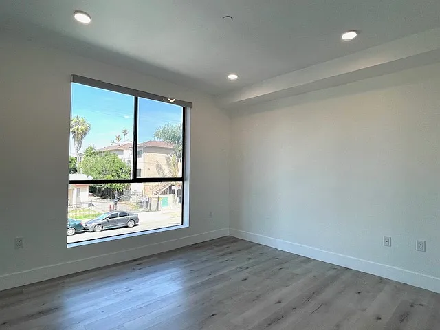 14612 Calvert St #202 — Photo 14