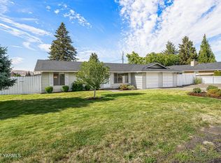 5702 Bitterroot Ln, Yakima, WA 98908