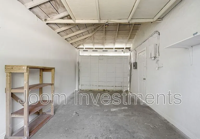 4914 1/2 N Maine Ave — Photo 14