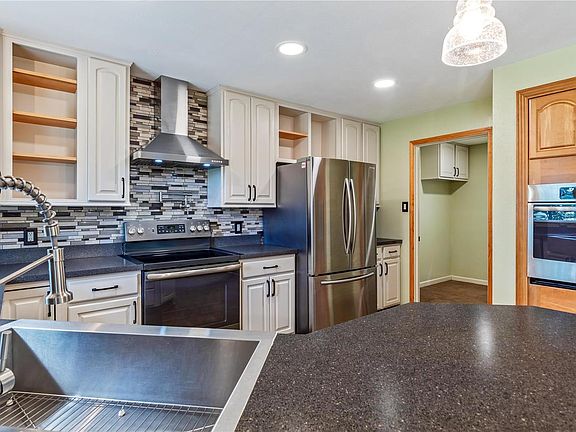 2nd image of 2707 Cree Ct